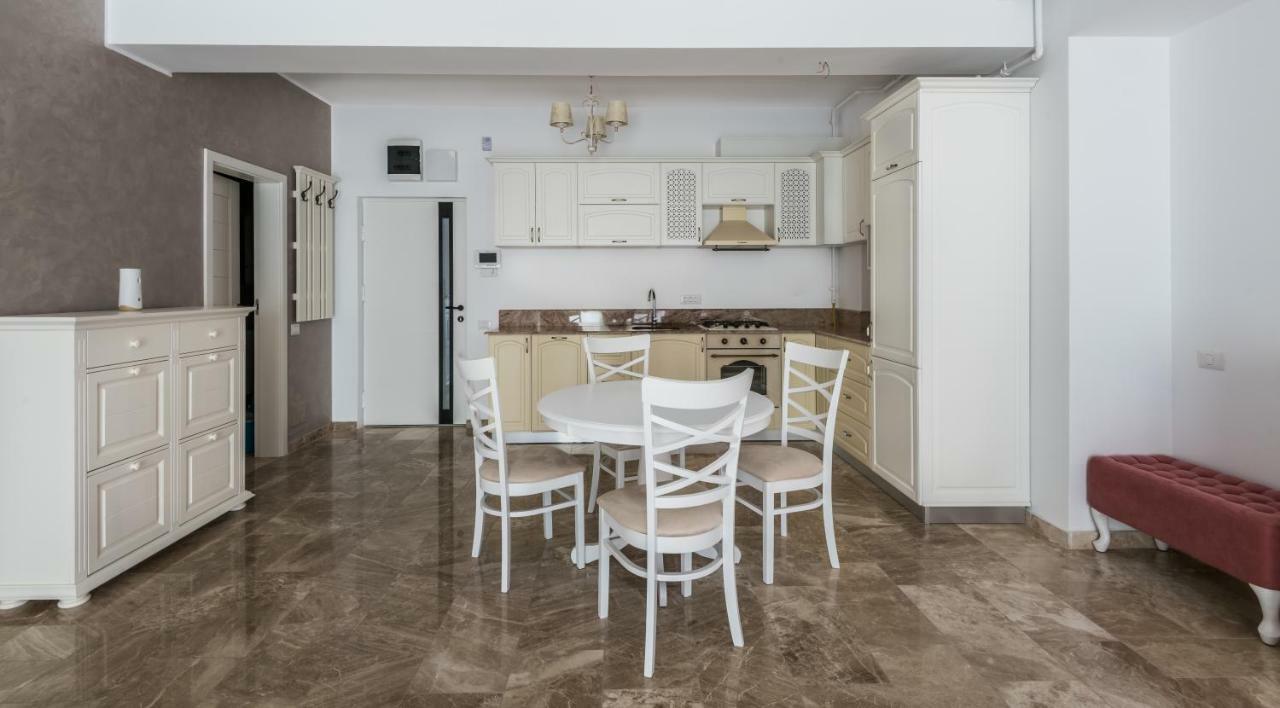 Sns Apartament In Vila Sophia Mamaia Eksteriør bilde